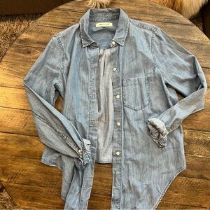 Madewell Light Blue Casual Button Down Shirt